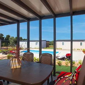 4* Ferienpark Adria Mobile Homes In Kastanija